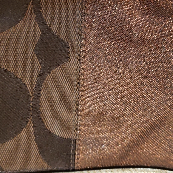 Chocolate & bronze Coach shoulder purse - Picture 4 of 16